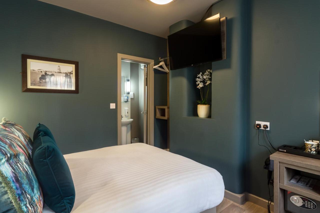 No 8 Hotel 3*